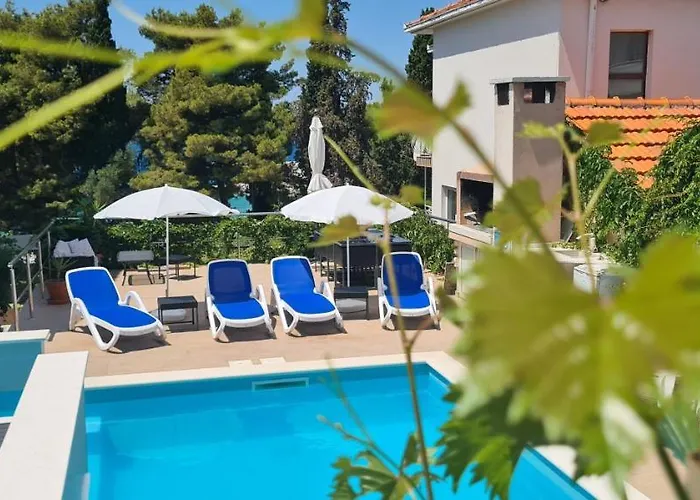 Apartments Villa Natali - Heating Pool