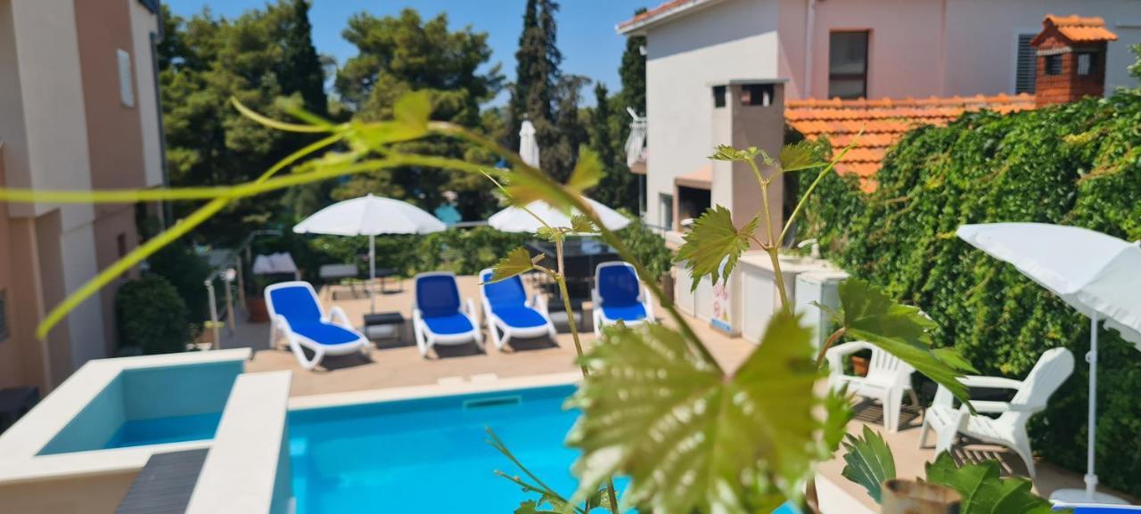 Apartment Natali - Heating Pool Trogir