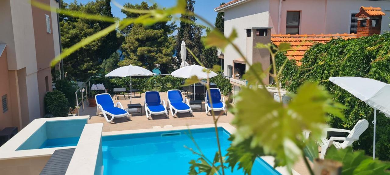 Natali - Heating Pool *