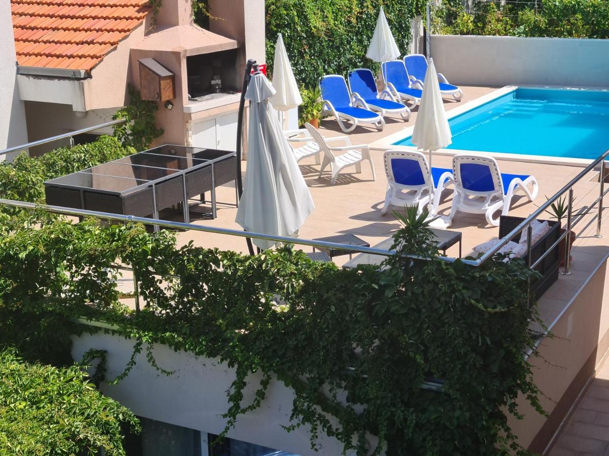 Natali - Heating Pool Apartment *