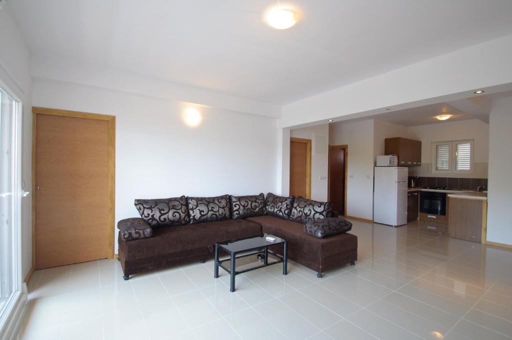 Natali - Heating Pool Trogir