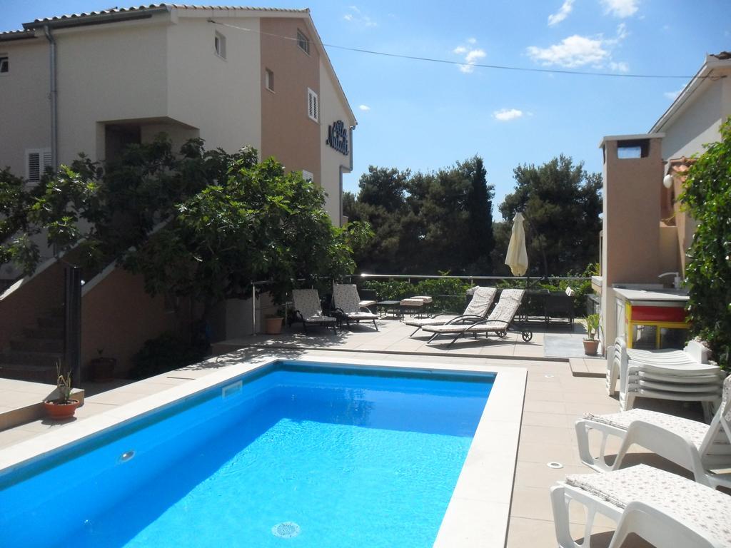 Apartment Natali - Heating Pool Trogir
