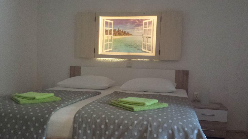 Natali - Heating Pool Apartment Trogir
